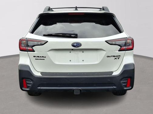 Crystal White Pearl 2020 Subaru Outback Onyx Edition XT