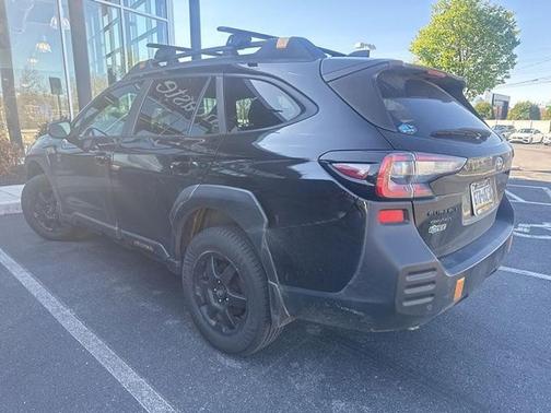Crystal Black Silica 2022 Subaru Outback Wilderness