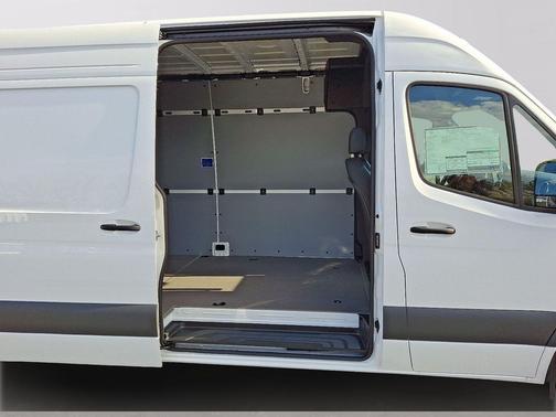 2025 Mercedes-Benz Sprinter 2500 High Roof