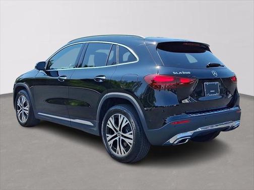 2025 Mercedes-Benz GLA 250 4MATIC