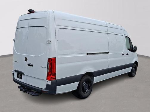 Arctic White - 9147 2024 Mercedes-Benz Sprinter 2500 Cargo 170 WB