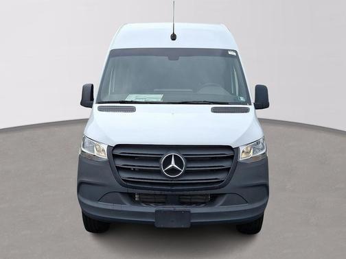 Arctic White - 9147 2024 Mercedes-Benz Sprinter 2500 Cargo 170 WB