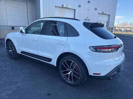 2024 Porsche Macan Base