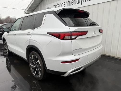 2023 Mitsubishi Outlander 