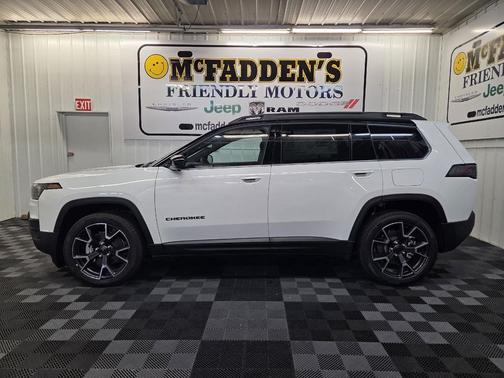 Bright White Clearcoat 2026 Jeep Cherokee Overland
