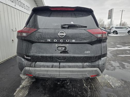 2022 Nissan Rogue S