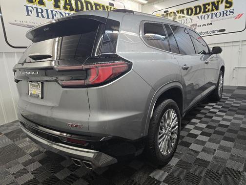 2024 GMC Acadia Denali