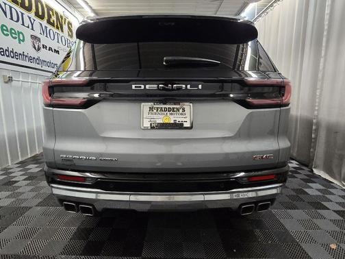 2024 GMC Acadia Denali