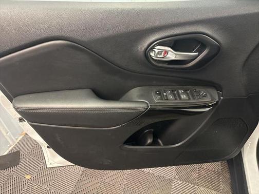 2023 Jeep Cherokee Altitude