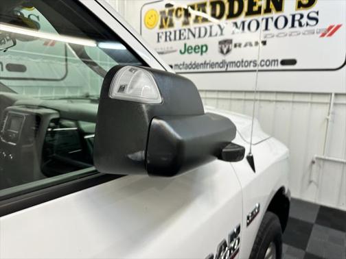 2017 RAM 2500 Tradesman Regular Cab 4x2 8' Box