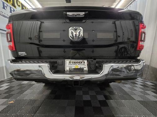 2022 RAM 2500 Laramie Crew Cab 4x4 6'4' Box