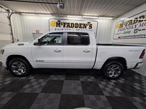 Bright White Clearcoat 2022 RAM 1500 Big Horn/Lone Star