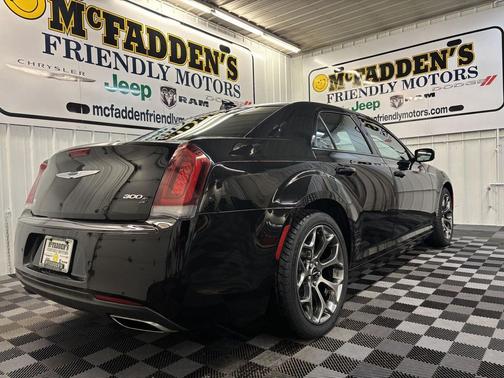 2018 Chrysler 300 S