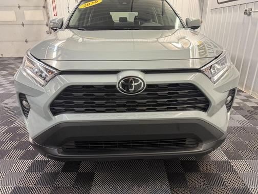2020 Toyota RAV4 XLE