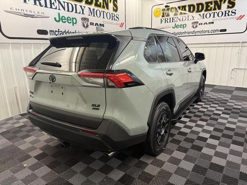 2020 Toyota RAV4 XLE