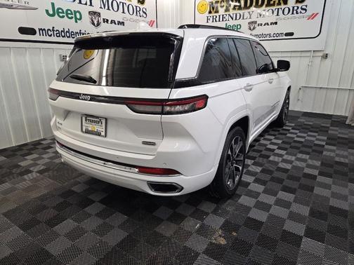 2022 Jeep Grand Cherokee Overland