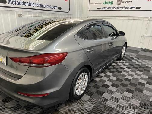2018 Hyundai ELANTRA SE