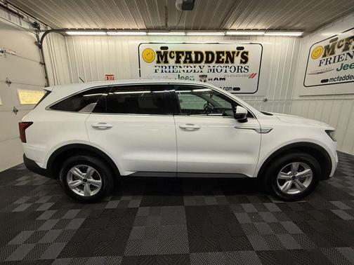 2022 Kia Sorento LX