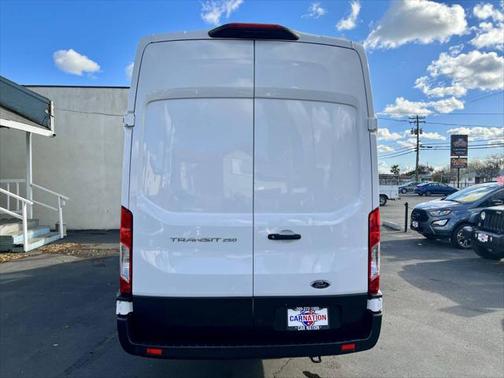 2022 Ford Transit-250 Base