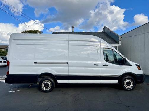 2022 Ford Transit-250 Base