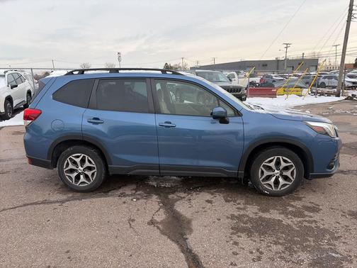 2023 Subaru Forester Premium