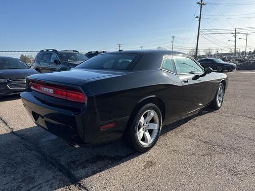 2014 Dodge Challenger SXT