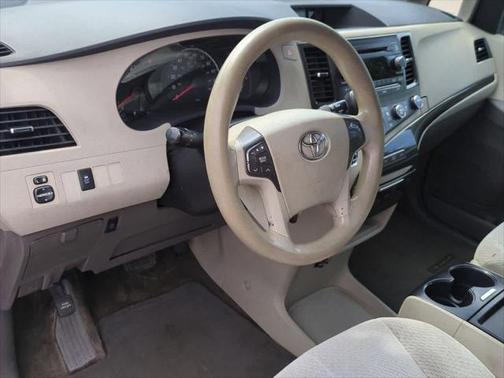 2011 Toyota Sienna LE