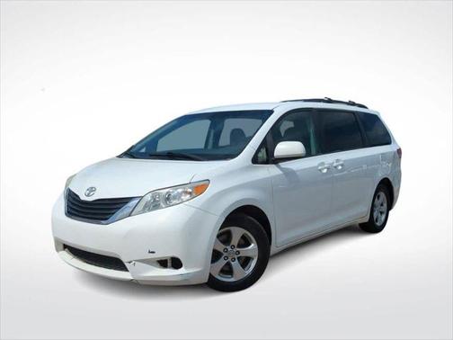 2011 Toyota Sienna LE