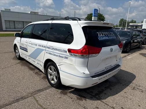 2011 Toyota Sienna LE