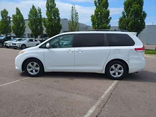 2011 Toyota Sienna LE