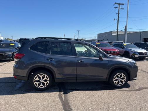 2023 Subaru Forester Premium
