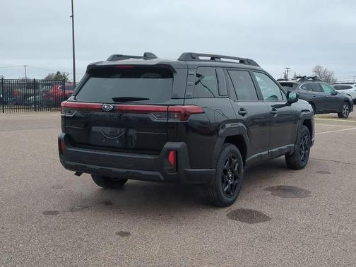 Crystal Black Silica 2026 Subaru Outback Limited