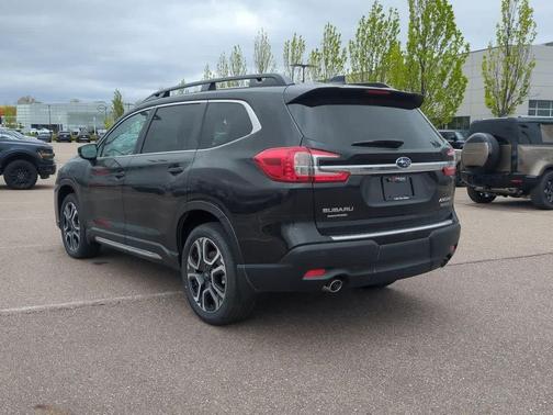Crystal Black Silica 2026 Subaru Ascent Limited 7-Passenger