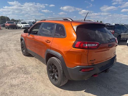 Mango Tango Pearlcoat 2015 Jeep Cherokee Trailhawk