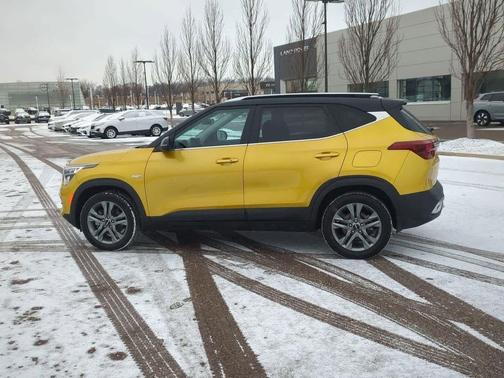 2022 Kia Seltos S