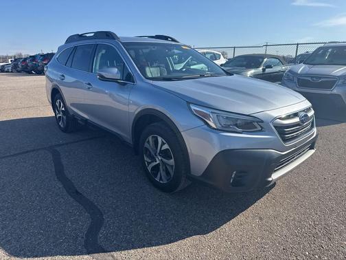 Ice Silver Metallic 2022 Subaru Outback Limited