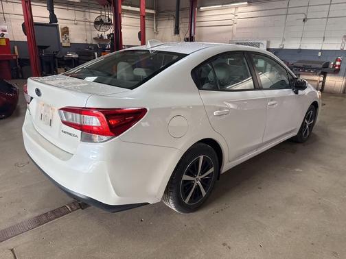 Crystal White Pearl 2023 Subaru Impreza Premium