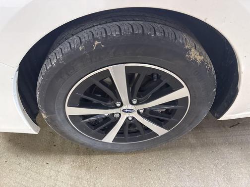 Crystal White Pearl 2023 Subaru Impreza Premium