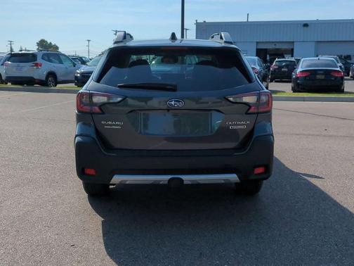 2023 Subaru Outback Touring