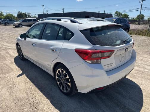 Crystal White Pearl 2023 Subaru Impreza Limited