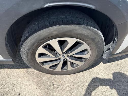 Crystal White Pearl 2024 Subaru Outback Premium