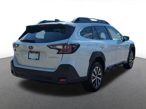 Crystal White Pearl 2024 Subaru Outback Premium