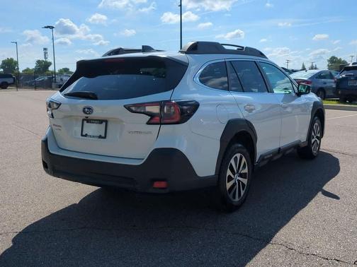 Crystal White Pearl 2024 Subaru Outback Premium