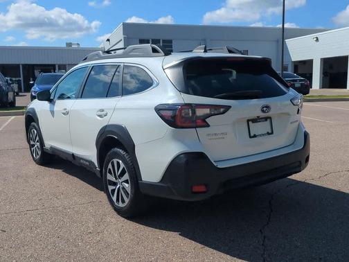 Crystal White Pearl 2024 Subaru Outback Premium