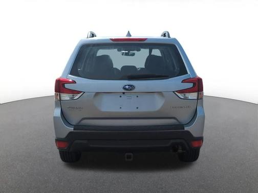 Ice Silver Metallic 2020 Subaru Forester Base