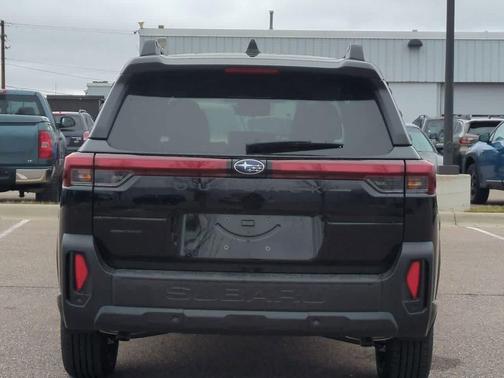 Crystal Black Silica 2026 Subaru Outback Touring XT