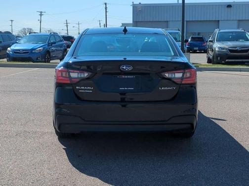 Crystal Black Silica 2025 Subaru Legacy Premium