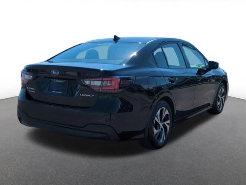 Crystal Black Silica 2025 Subaru Legacy Premium