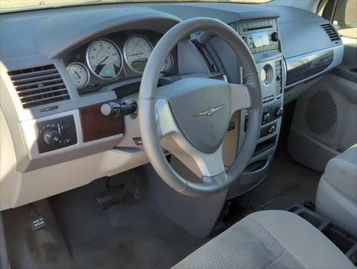 2010 Chrysler Town & Country Touring