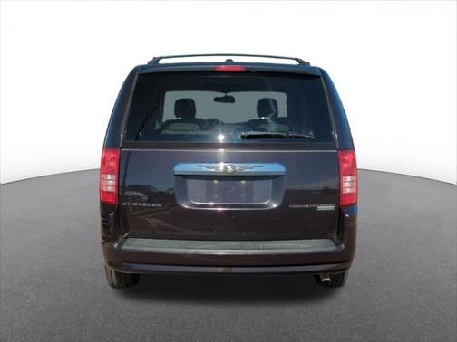 2010 Chrysler Town & Country Touring